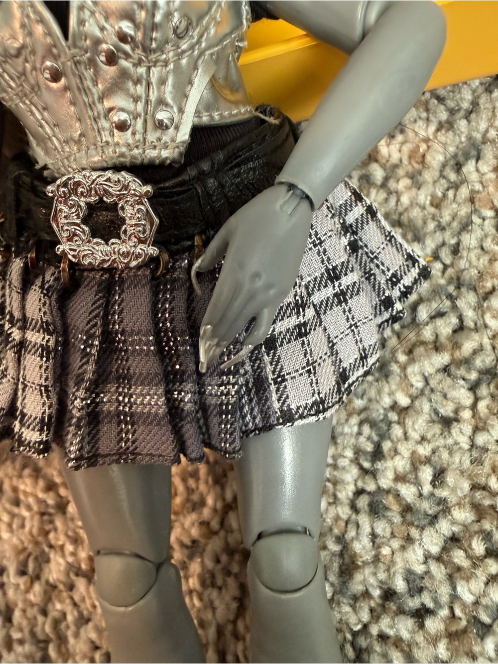 Rainbow High Special Edition Madison Twins Shadow Luna Gray Fashion Doll - Picture 11 of 12